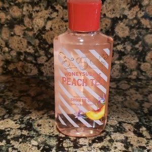 BBW Honeysuckle Peach Tea shower gel